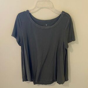 American Eagle Outfitters Olive Short Sleeve Tee